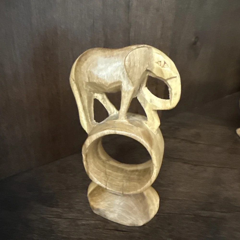 Lot 4 Hand Carved Wood African Safari Jungle Animals‎ Napkin Rings Footed